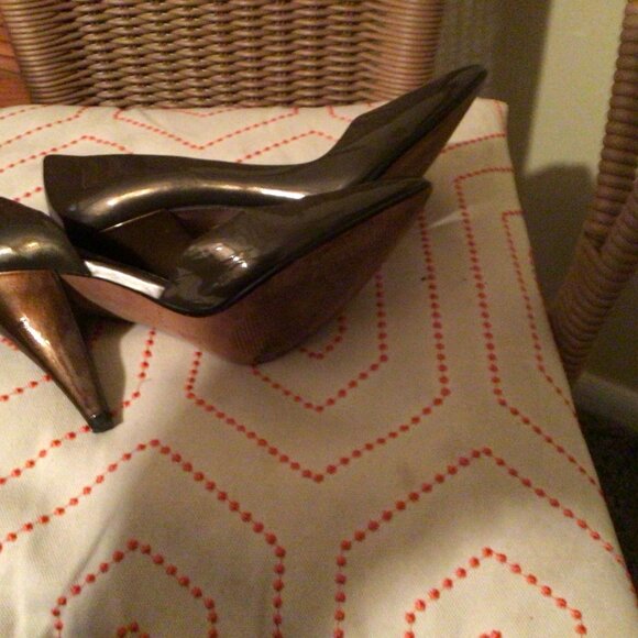 Ann Taylor Heels Size 8 Army Green Bronze Size 8 - Picture 7 of 8